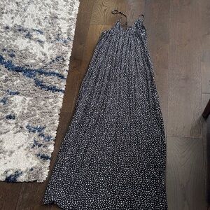 Old Navy Black and White Maxi Dress